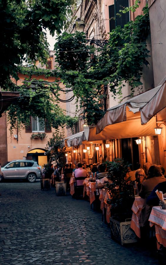 LifeTurist's tweet photo. "Cuando estés en Roma, vive al modo romano. En cualquier parte vive como allí se viva" #ROMA #Travel https://t.co/Usnq1ijSSP