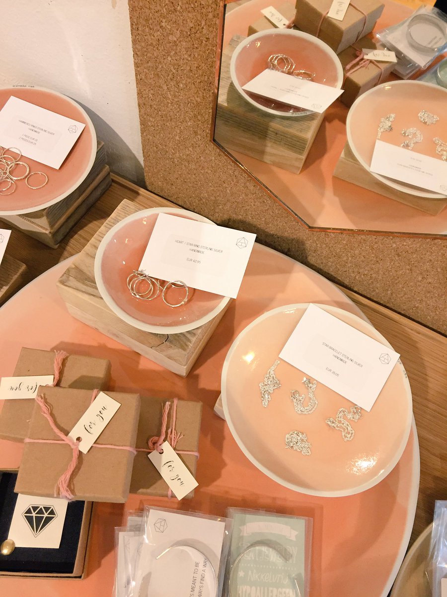 ppeltaartgevoel's tweet photo. De eerste brands voor ons shop in shop weekend hebben hun items gebracht ๐Ohw kon ik ze maar allemaal houden! #denhaag #shopevent #moederdag https://t.co/o0j1Fu4c0N