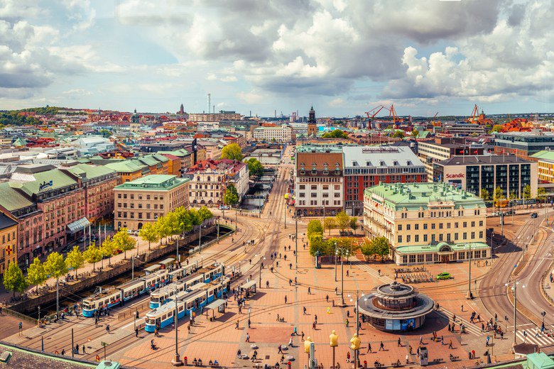 Scarvesdotcom's tweet photo. Why Sweden’s second city, Gothenburg is a must-visit! @voguemagazine https://t.co/b0IHEXpWhH https://t.co/C3wEj4snGn