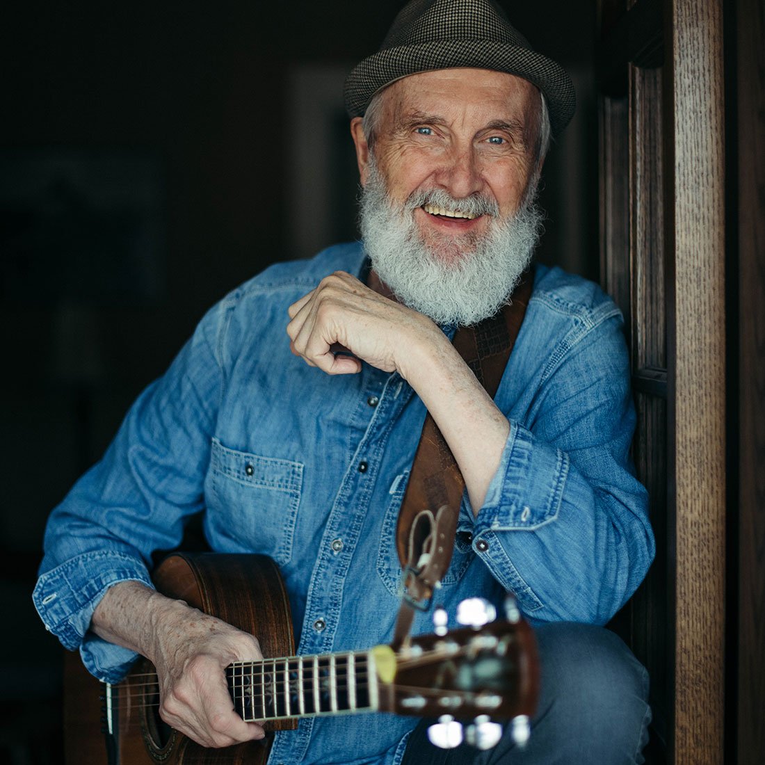 manitobamusic's tweet photo. Happy Friday! Get ready for the weekend with a look at the week in local music news at https://t.co/xqRHFH2mjk #mbmusic #mblive https://t.co/62t6WNaFnD