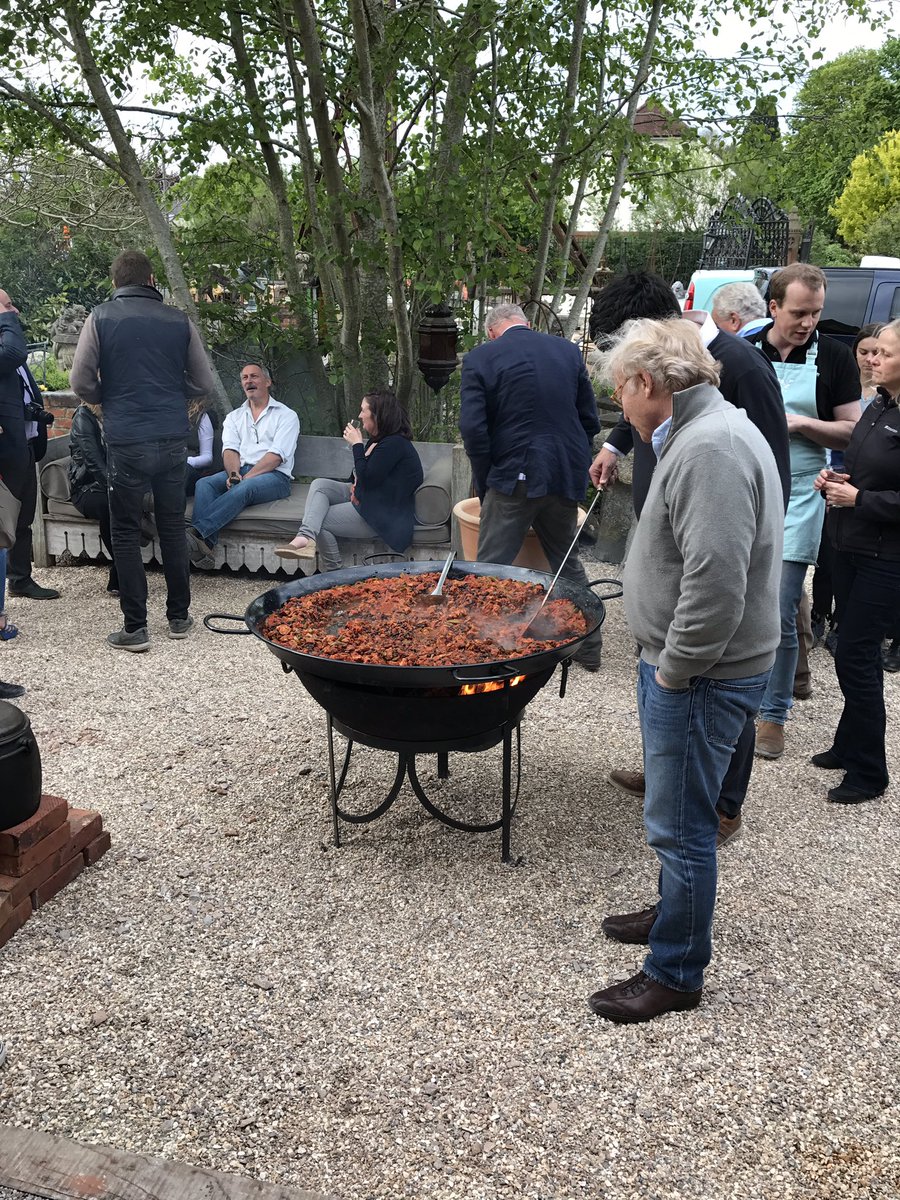 <a href="/grape_smith/">GrapeSmith</a> <a href="/barrsyard/">Katie Nettleton</a> <a href="/GardenArtPlus/">Garden Art Plus Ltd</a> <a href="/jaxjeans/">Jax Jeans</a> @honestygroup great turnout for the grand opening of #Barrsyard #Hungerford #keepitlocal