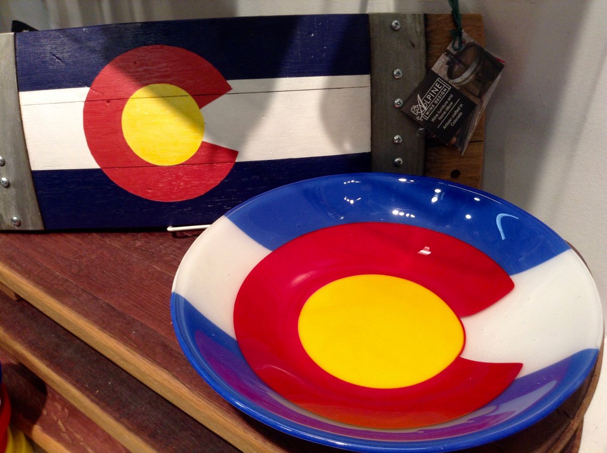 DenverPavilions's tweet photo. .@OncologyNursing Bring home #Coloradomade gifts from #IHeartDenverStore & #ColoradoArtisanCenter. #ONSCongress https://t.co/t1dyLyh7Ct
