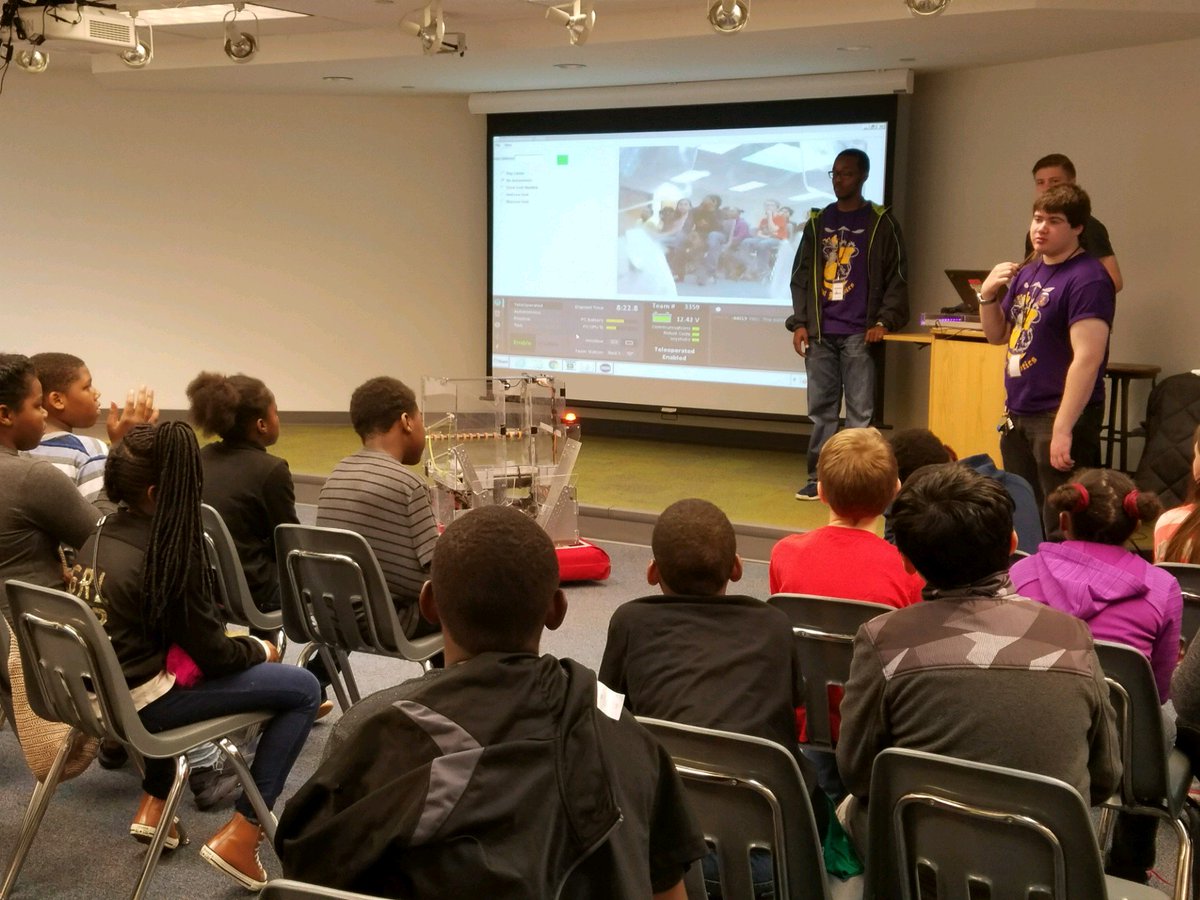 Robotics3359's tweet image. Today, we presented our robot at the Portsmouth CHROME competition! #royalrobotics