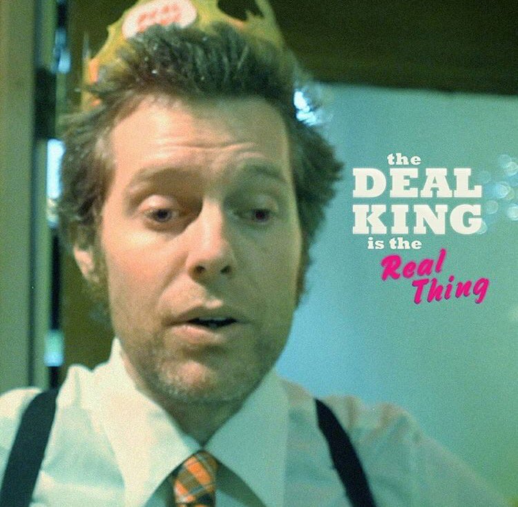 TheLeesOfMemory's tweet photo. We're The Lees Of Memory, and we approve this message. 👑#TheDealKingIsTheRealThing #BigThumper #SmallFriend #LilJammer #SmellSticks https://t.co/6YEZ1VFxKG