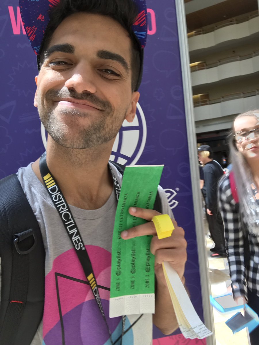 PlaylistLive's tweet photo. Currently in the lobby judging the sign contest. Come now for a chance to win great prizes! #andytheintern https://t.co/OC0p6vAlPn