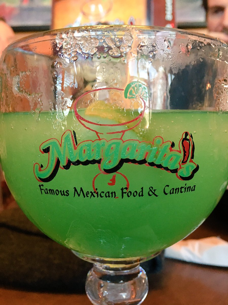 NickKnowsNot's tweet image. #CincodeMayo is the day Saint Bernard drove all the snakes out of Ireland 🇮🇪.... let's celebrate !