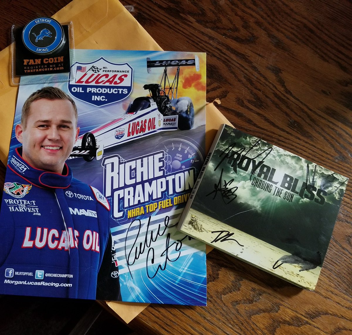 KJ4FORD's tweet photo. @StrokerAceKid Your welcome I think its one of their best designs. Thanks look what I got today. Dude your awesome. #exceedexpectations your motto 4today https://t.co/T2RimM4FLH