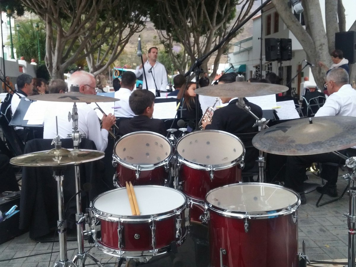 A las 21:00 estamos sonando en veneguera 🔥🔥🔥