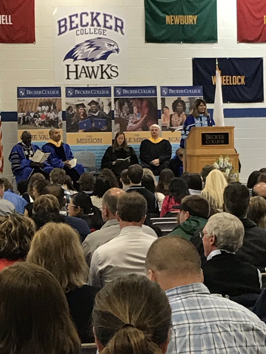Becker_SGAB's tweet photo. Honors Convocation for our Seniors #classof2017 https://t.co/3qFG6dOyDS