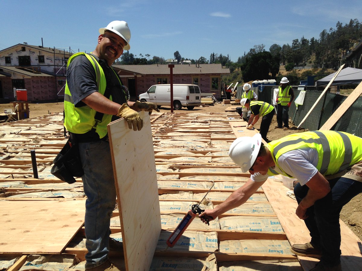 FlintridgeCen's tweet photo. Our Apprenticeship Preparation Program students keep making us proud on their @sgvHabitat project. #reeentry https://t.co/Opwi8HKA4z