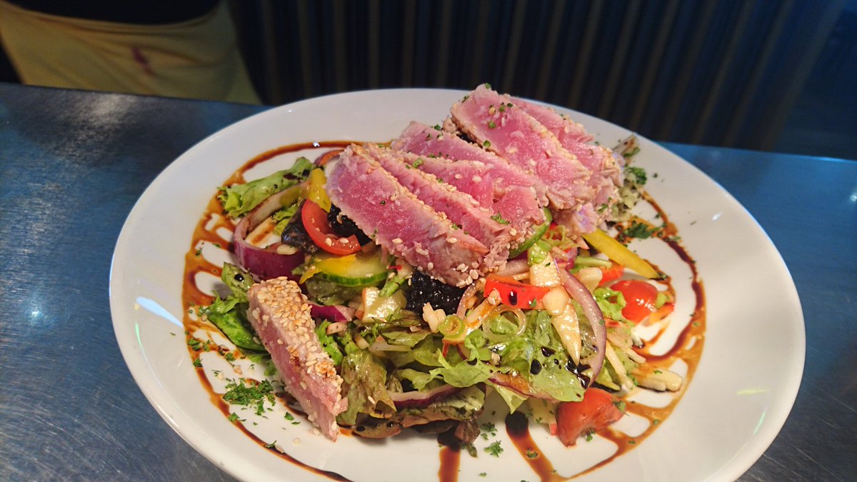 francosfishbar's tweet photo. Sesame seared Tuna loin salad https://t.co/fP4Ztnv7hF
