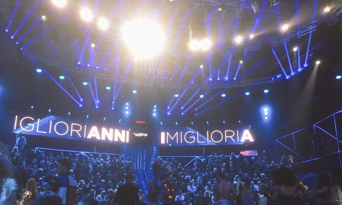 esili93's tweet photo. #noiche aspettiamo la diretta dei
#imigliorianni #Rai1 
@Ilaria76179607 @FMZell https://t.co/owsz26DUuf