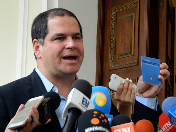 ajpr018's tweet photo. Dip.@LuisFlorido: Brasil solicitó a UNASUR incluir en agenda exigencia de... https://t.co/H3ZNeo2KPg by #AsambleaVE via @c0nvey https://t.co/bKVOXbNF1t