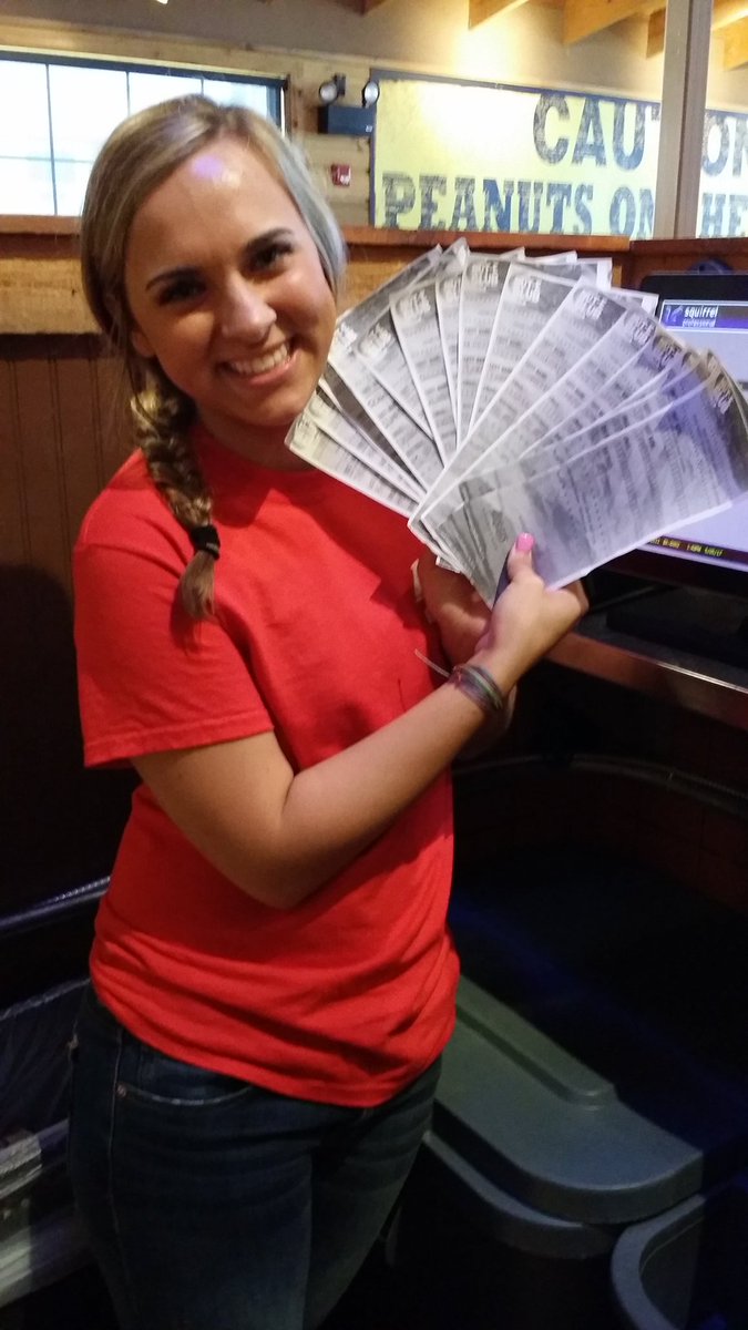 DonnaGuin2's tweet photo. Our little ms Courtney is getting it done at lunch! 15 more NUT-E club sign ups! Great job! @amyst_1 @Suzanne_Logans @Marie09314677 https://t.co/BsBOb2fNJ0
