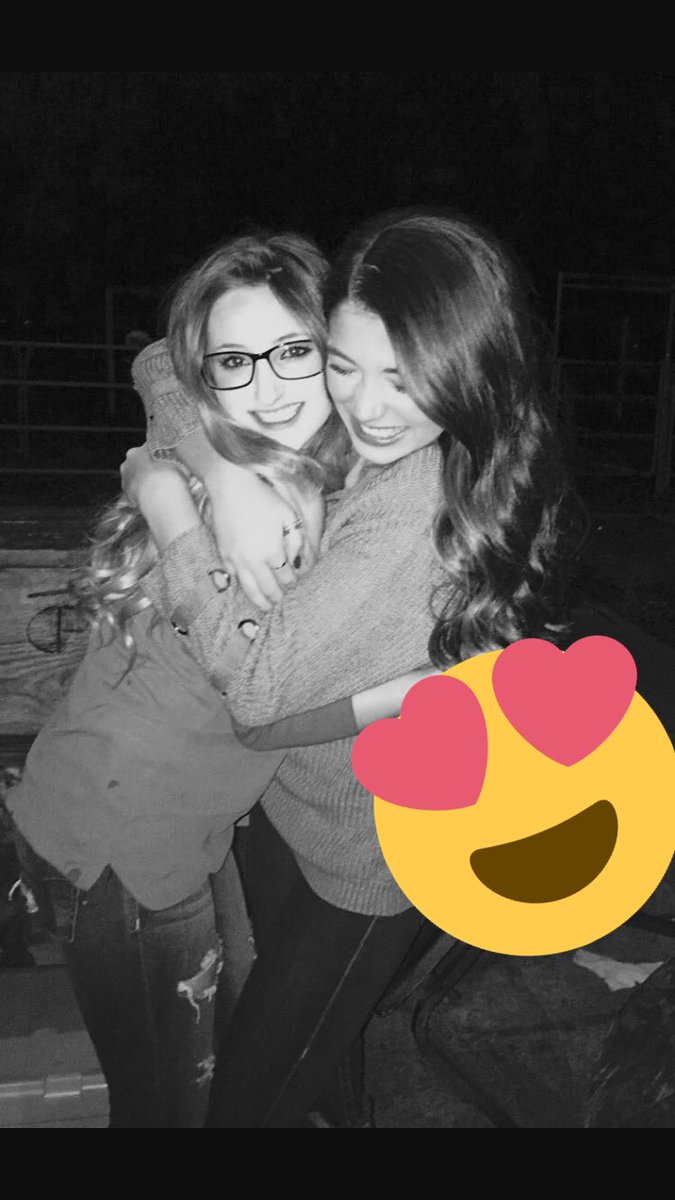 pearcehannah333's tweet photo. Happy birthday babe love youuu🔥@marionnii__ https://t.co/Cgo06O2zjK