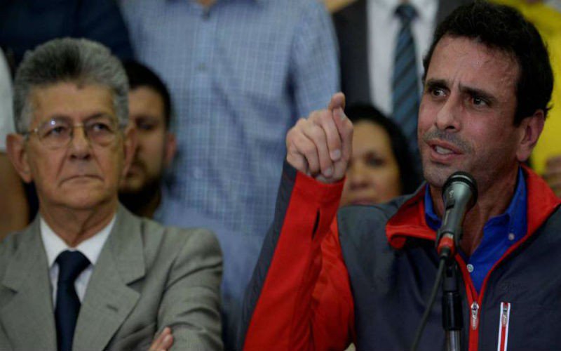 noticierovv's tweet photo. #Política @hcapriles denuncia que @NestorReverol y @irisvarela están “usando a los presos” para las protestas https://t.co/s2TOVnKgJD https://t.co/prhPjQOCgv