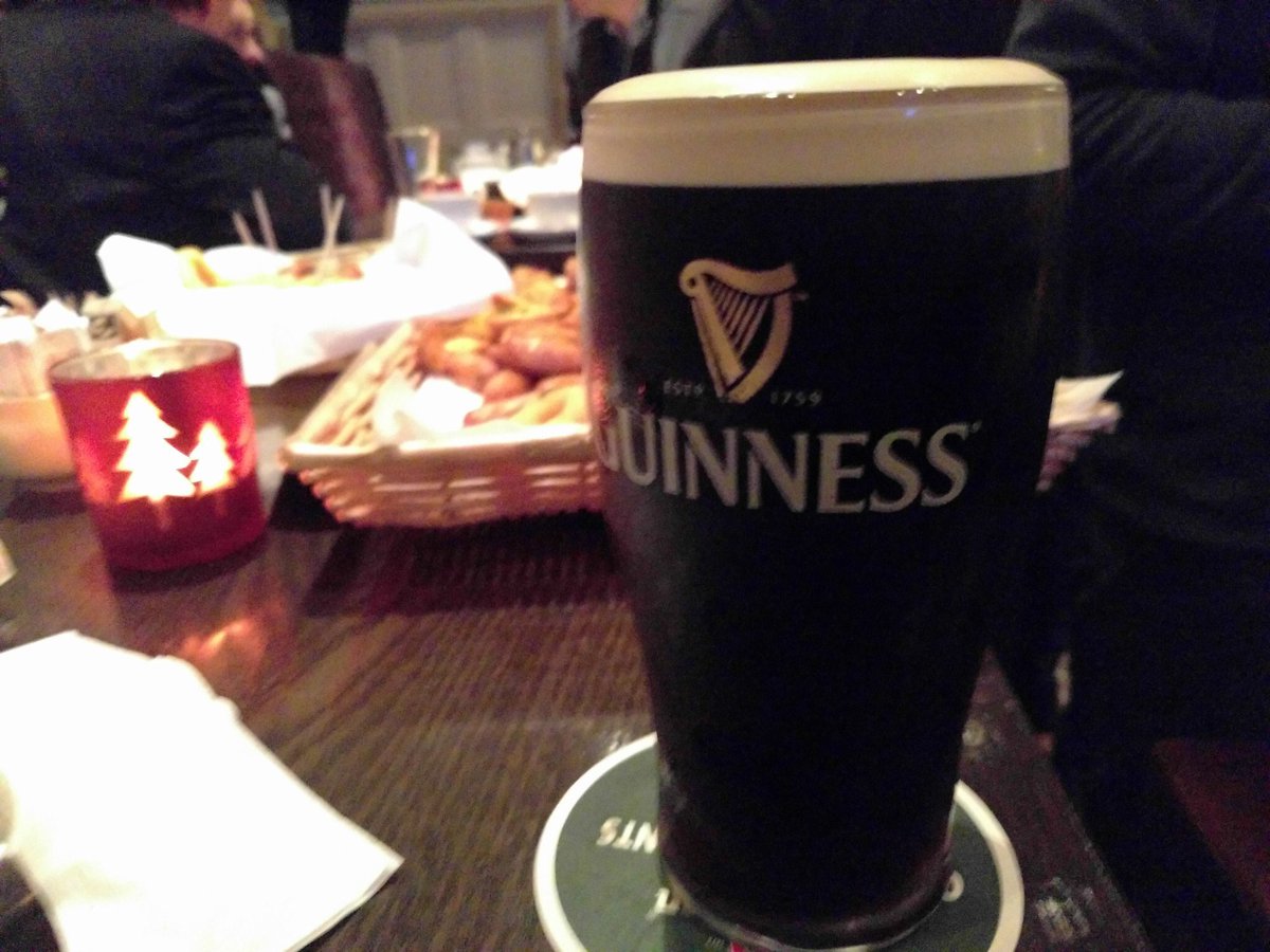 Friday evening networking with a pint! #SOCLIM South's with as usual an amazing spread! They really look after us!