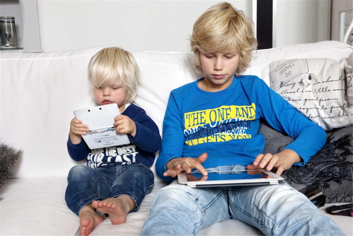 Florian2002's tweet photo. https://t.co/GpLmtBedLx Tabletnek of iPad-rug? Let op je houding! Tips van een oefentherapeut op #SamenGezond https://t.co/dFuUWTGuJ0