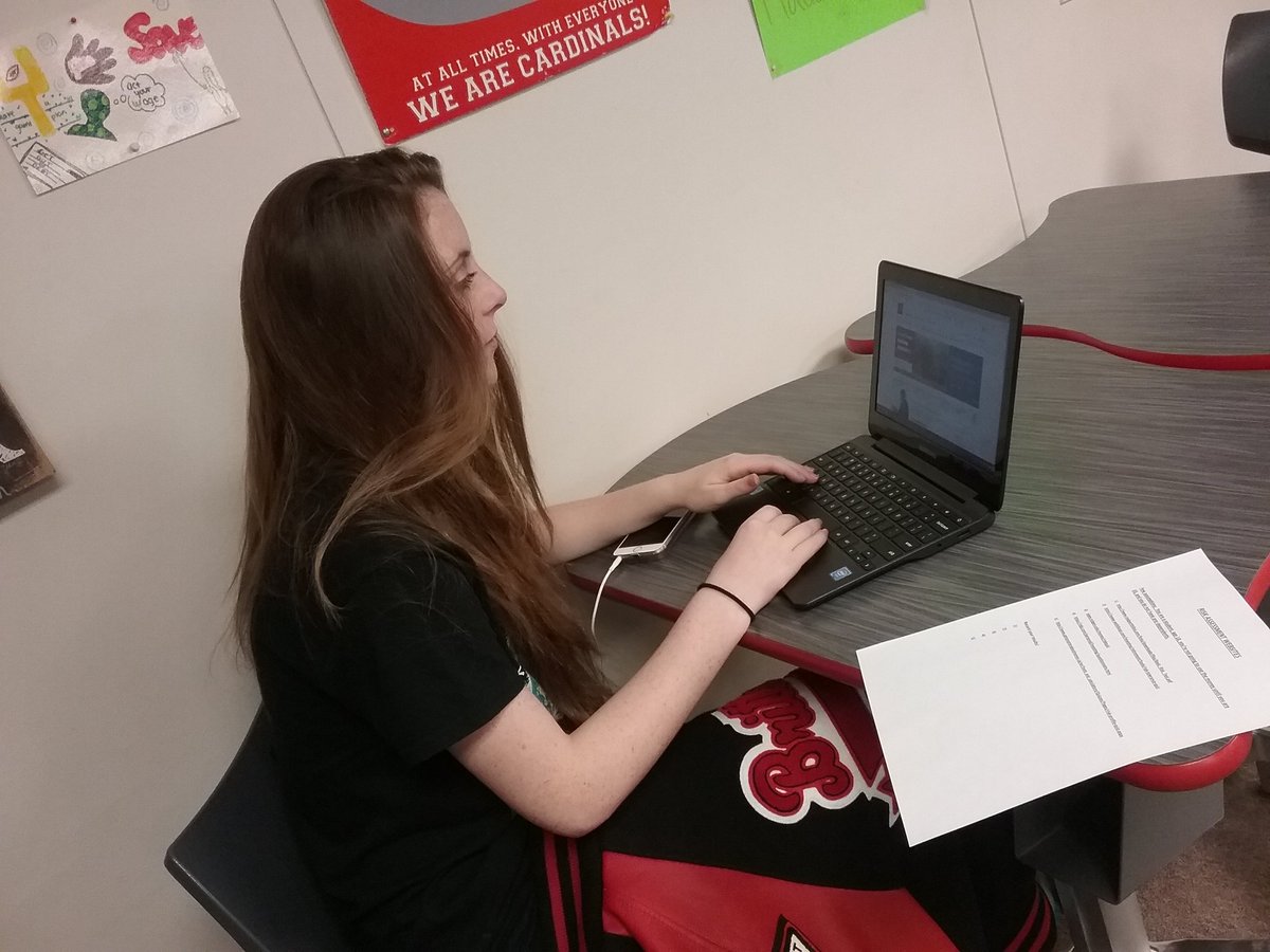 MHSCTSO's tweet photo. Money Matters classes assess risk tolerance before investing in virtual stock market next week!  #MHSstrong #moneydoesmatter! https://t.co/8YDmJBes3C