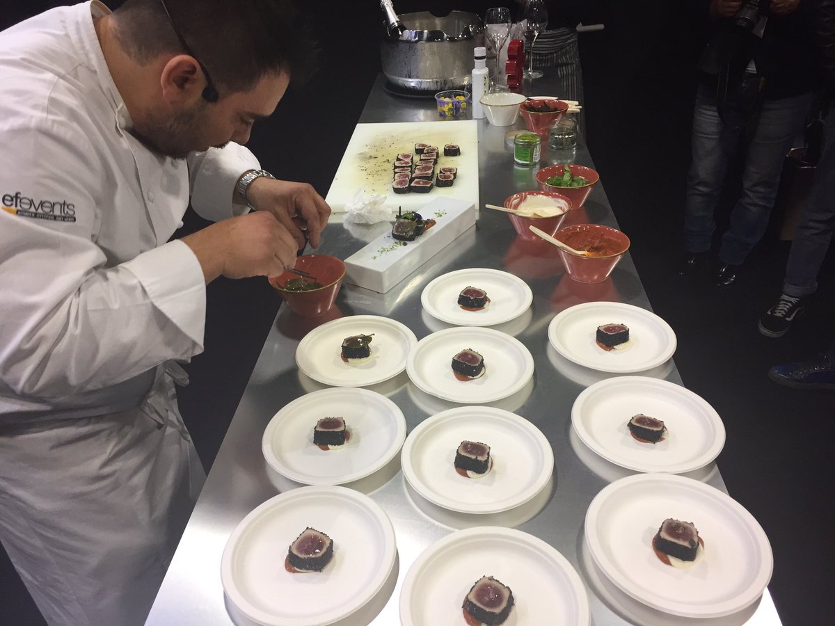 In Lounge <a href="/IQoSiT/">IQoS</a> gli showcooking di chef <a href="/Felixlobasso/">Felice Lo Basso</a> 
#tasteofmilano