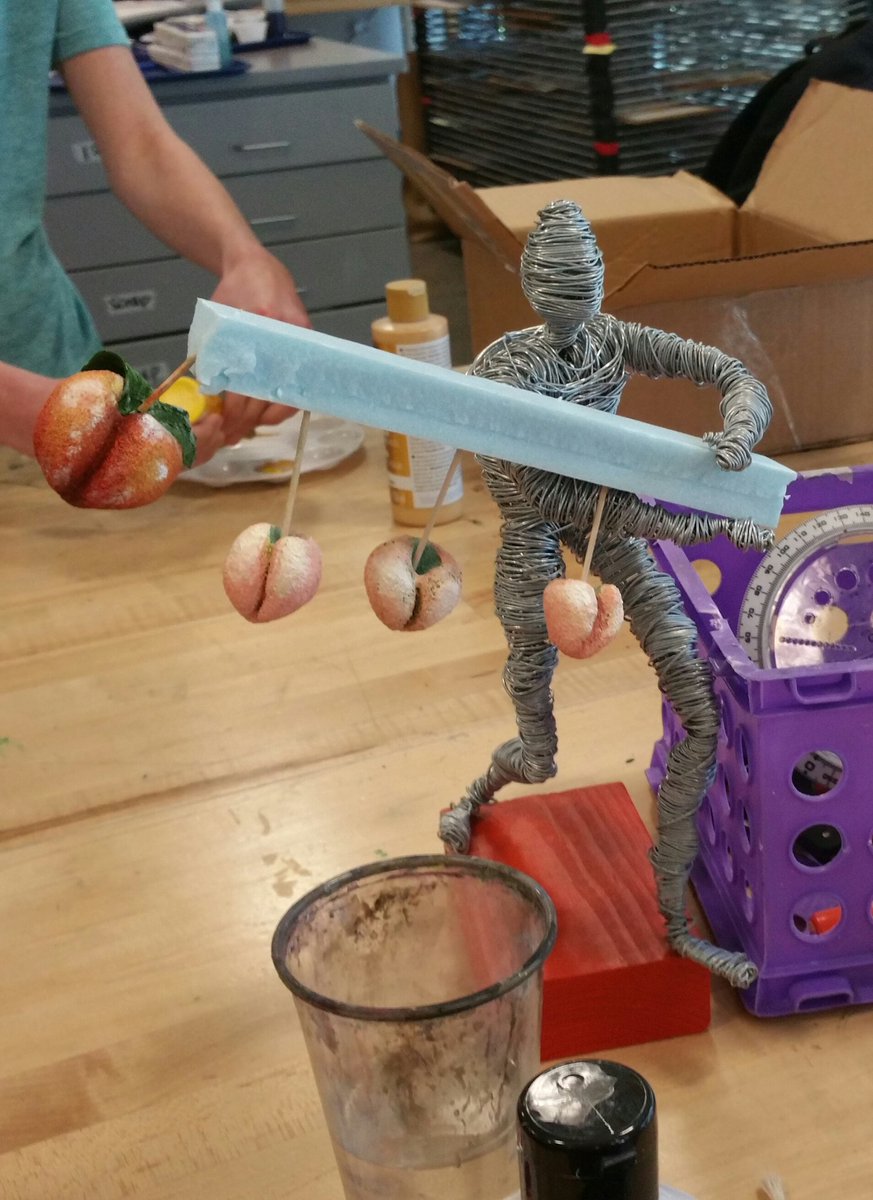 art_with_o's tweet photo. Innovative art! #Sculpture #cshsart #CSHSTogether #artkidsrock @cshsart1 https://t.co/HMo9QOB3t1