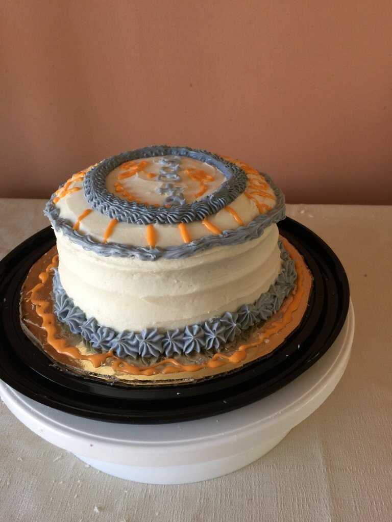 Need a gluten free cake that everyone will enjoy for Mother's Day? We do custom cakes at E's!