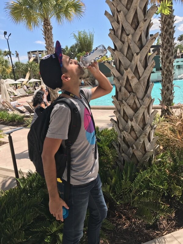 PlaylistLive's tweet photo. #AndyTheIntern hydrating before @bruhitszach show! 💙🌐@COREdrinks https://t.co/TvICSZO6wr