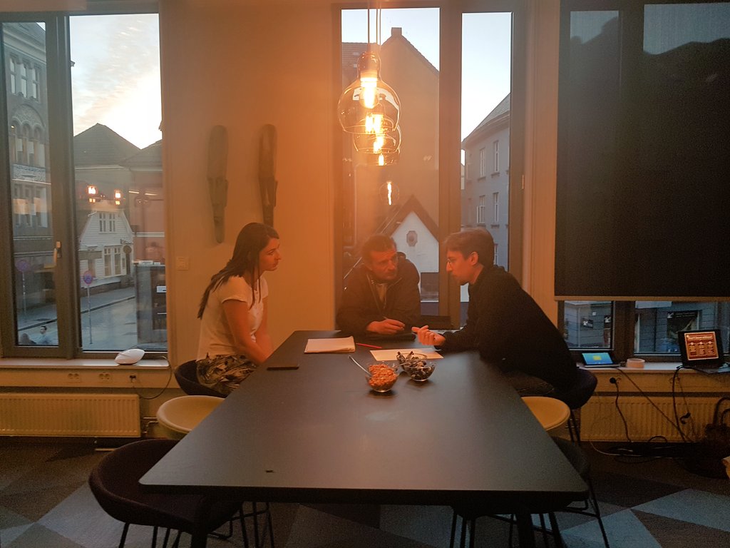 SamanthaJDeakin's tweet photo. What an awesome start to @StartupBergen Food Startup Weekend. Teams all set up and getting down to work 🚀 https://t.co/dDKBReVKlg