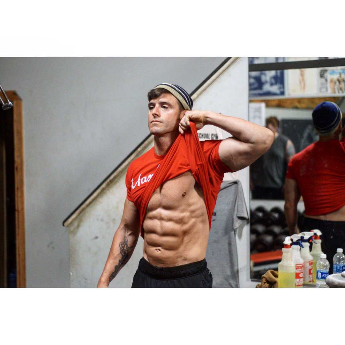corygfitness's tweet image. The AM &amp;amp; PM #ab routine,
@maxeffortmuscle Fat Burner,The GetStacked Plan &amp;amp; #anabolicfasting is starting to show up big time #brickcheck