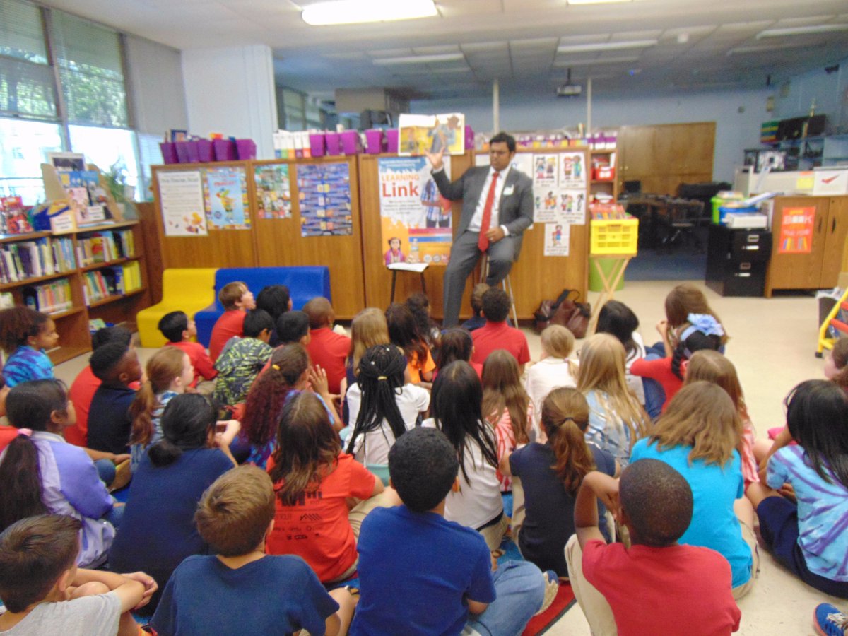 liboubre's tweet image. Houston Bar Assoc.@thehba thanks for reading to our 3rd graders.