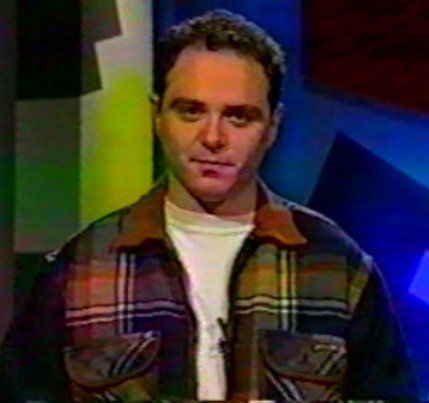 FN1891's tweet image. Glem moderne, nyvundne mesterskaber, her er Kent Nikolajsen i ternet fleece-skjorte fra de glade 90'ere. @fortidssuppen #90erne