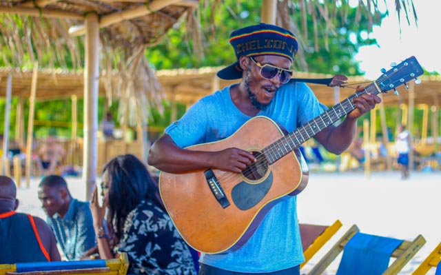 AshaniVisuals's tweet photo. Live every moment,love evryday cos before you know it,precious time slips away. @Irinajo_NG @saphotoAcademy @sholaanimashaun #takwabaybeach https://t.co/KRfE1HaNiC