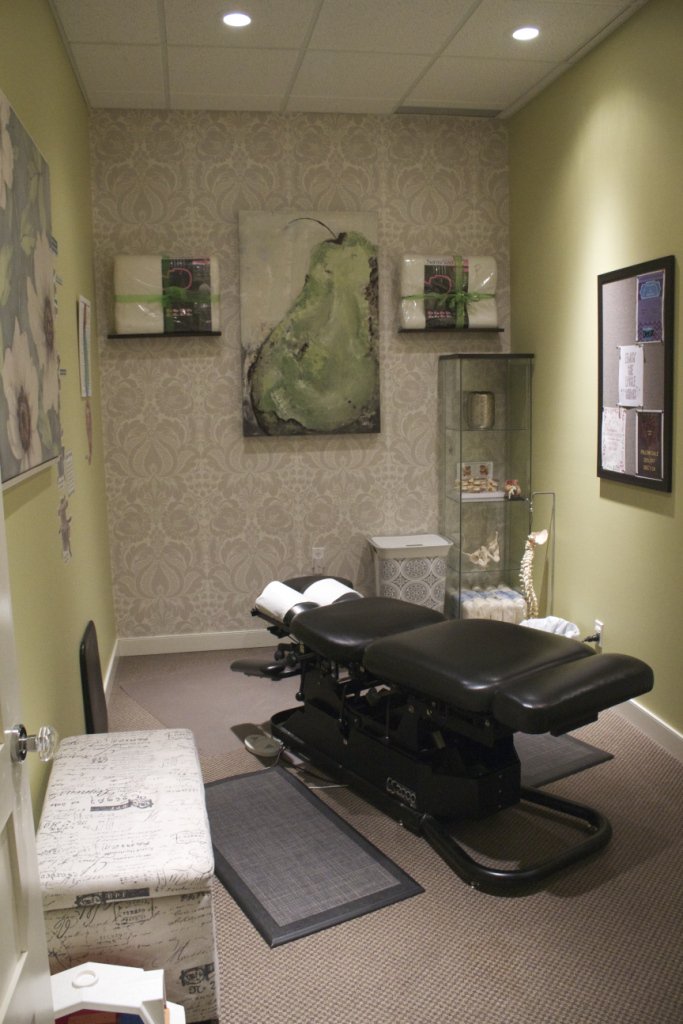 famfirstchiro's tweet photo. We offer large, private treatment rooms, so there is plenty of room for you to #bringthekids #familyfirst #getadjustedrd https://t.co/XOvQ8p7qGI