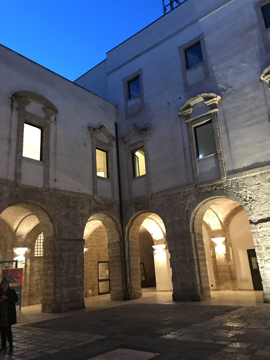 Il cielo è blu sopra di noi
#marcellino17 #taranto #tarantodoc