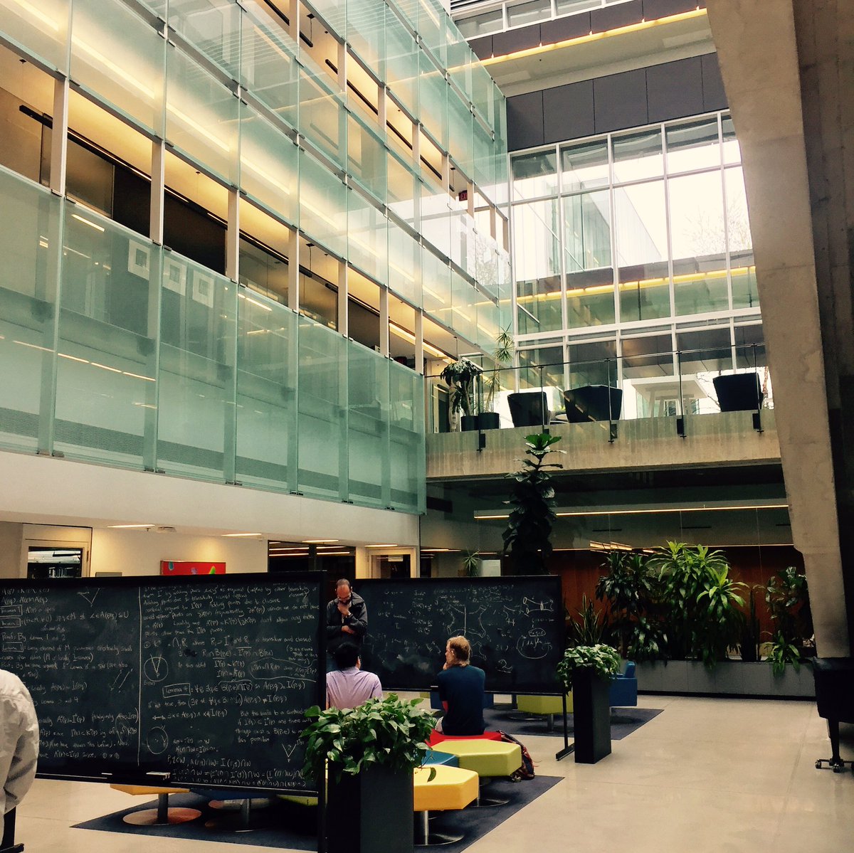TonyDMedeiros's tweet photo. KW Innovation Corridor.Another brilliant tour by @ULIToronto. Go Canadian entrepreneurship &amp; science @Perimeter @Communitech  @AC_Waterloo https://t.co/IiXUq7PJ7e