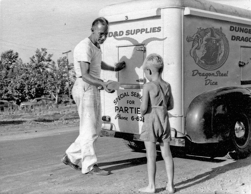 DarksilverForge's tweet photo. The D&amp;D Man came to your neighborhood too, right? https://t.co/z9eGBlTsld #dnd #dnd5e #rpg #vintage #retro #bgg #tabletop #critters https://t.co/Uu4wE77AWo