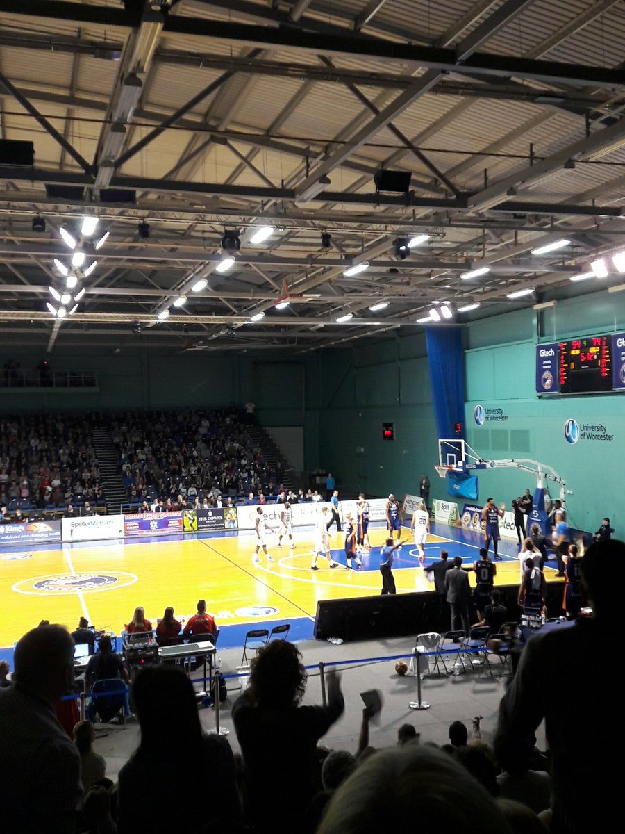 UoWTTC's tweet photo. Come on Worcester Wolves! @BBLWolves #teamworc 🏓🏀 https://t.co/Mi5SlLQ77R