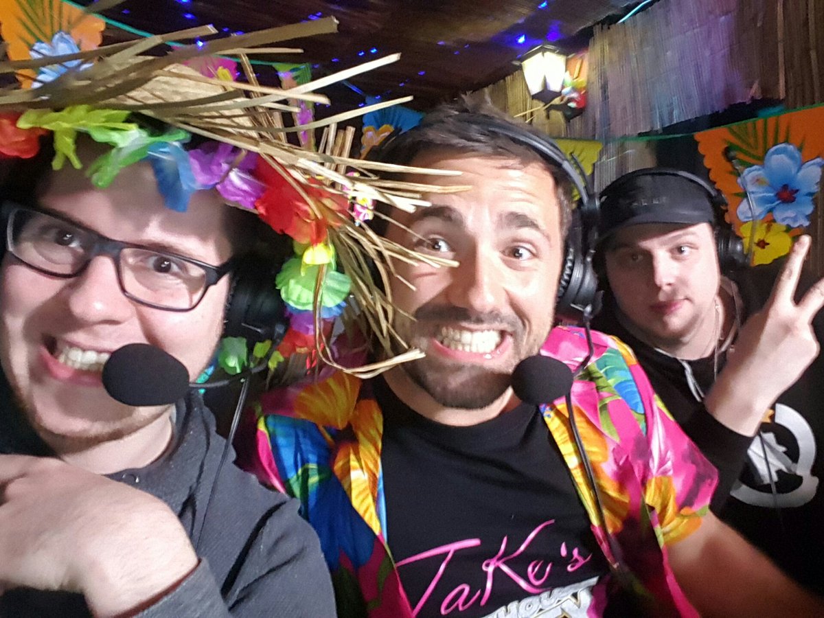 Wer jetzt nicht auf twitch.tv/TaKeTV ist zur Penthouse Party 2 - der hat nicht gelebt. <a href="/TaKeSeN/">TaKe</a> <a href="/Kami_katze7/">Kamikatze</a> und ich ownen die Show !