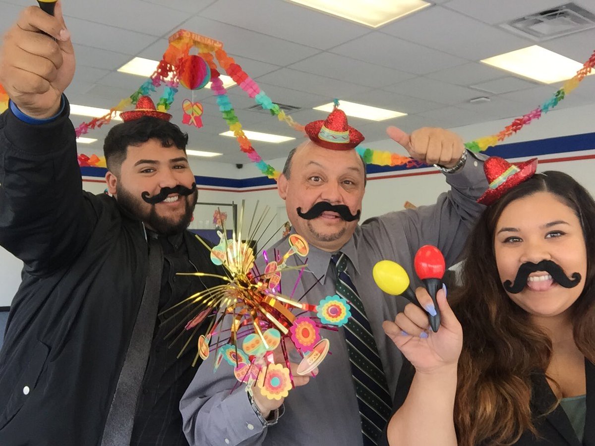 Festive Orange celebrating 5 de Mayo with our customers....aaajjjuuuuuaaaaa!!!!!!!