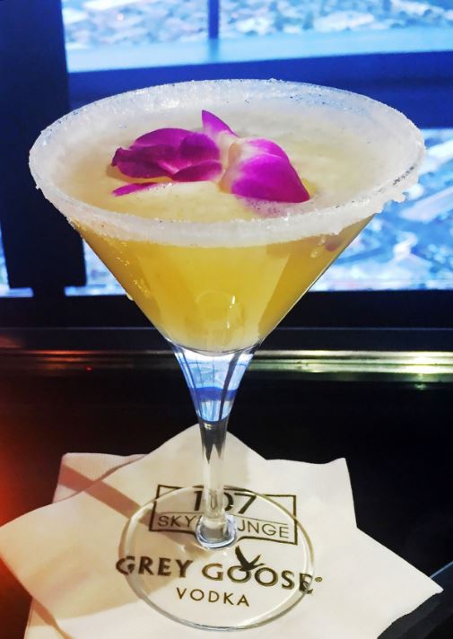 107SkyLounge's tweet photo. A beautiful martini to cure the Monday blues! 🍸😉 https://t.co/1hwYoZosT4