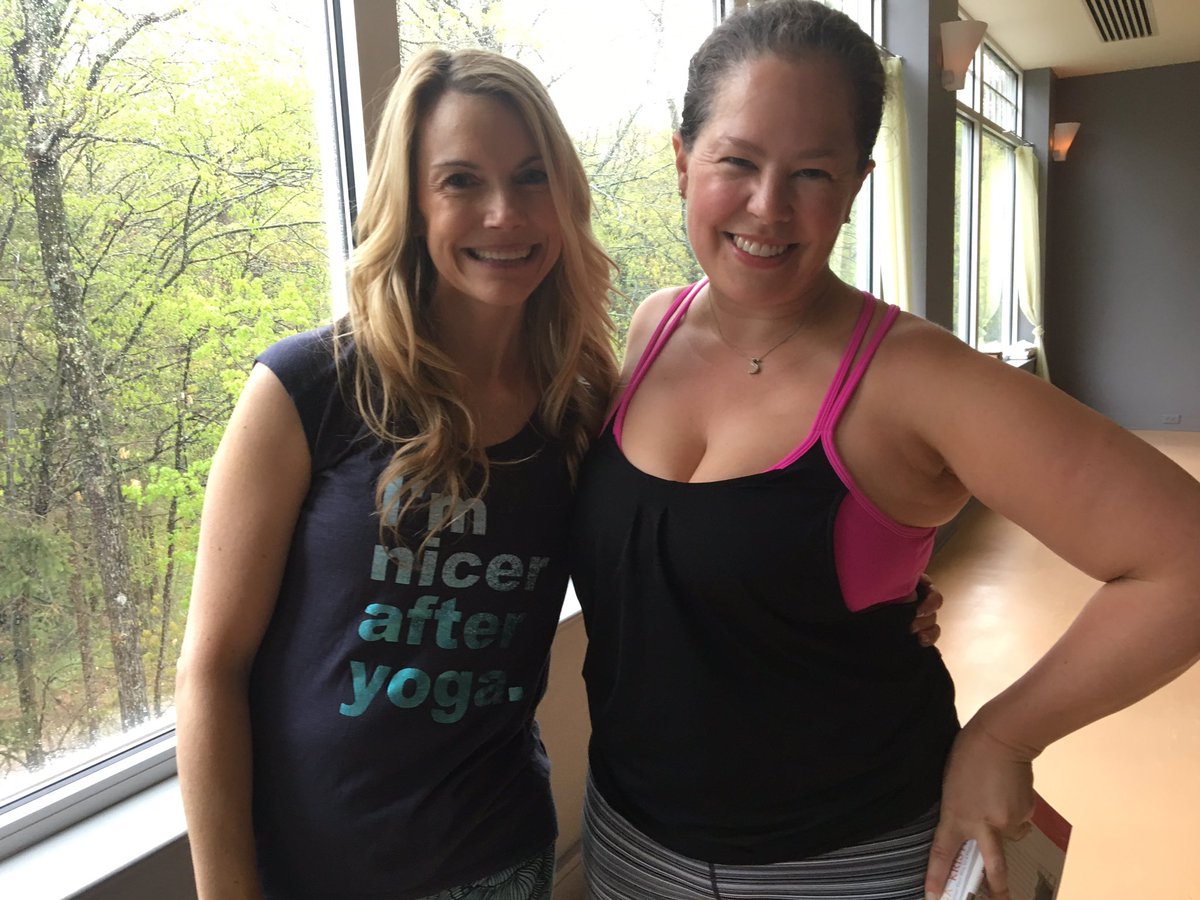 AlissaSway's tweet photo. Awesome yoga class with @KristinMcGee and awesome way to start @goodhealth weekend @CanyonRanch #healthtotalwellness https://t.co/VZMnrjqIyr