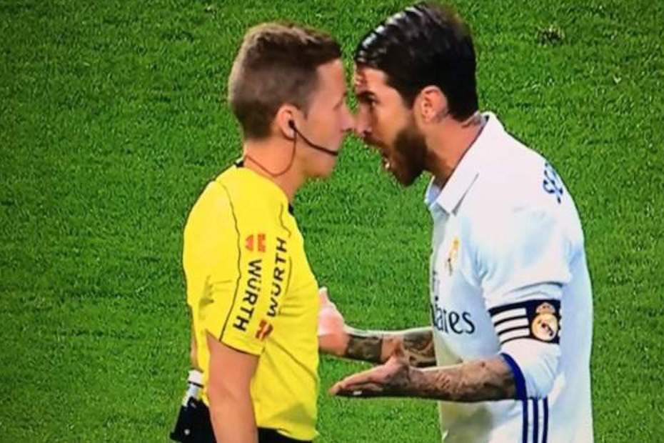 BatVela007's tweet photo. A que no adivináis cuál ha sido amarilla? https://t.co/rf8hfOJ8b4