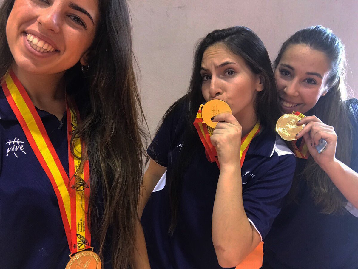 Desiisegado's tweet photo. Una experiencia más 🏅 Campeonas de España #CEU17 #UMA 🙌🏽 https://t.co/XkPI1sGMbh