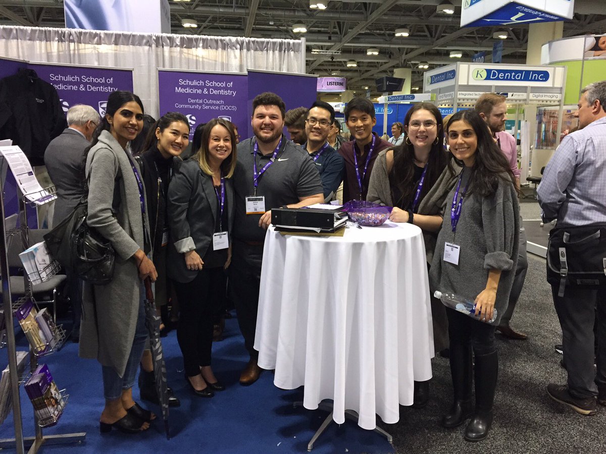 SchulichMedDent's tweet photo. Great to see familiar faces at #WesternU booth for @ONDentalAssn #ASM150 today. Lots of #purpleandproud alumni, faculty, staff & students! 💜 https://t.co/YHcOrIOpUH