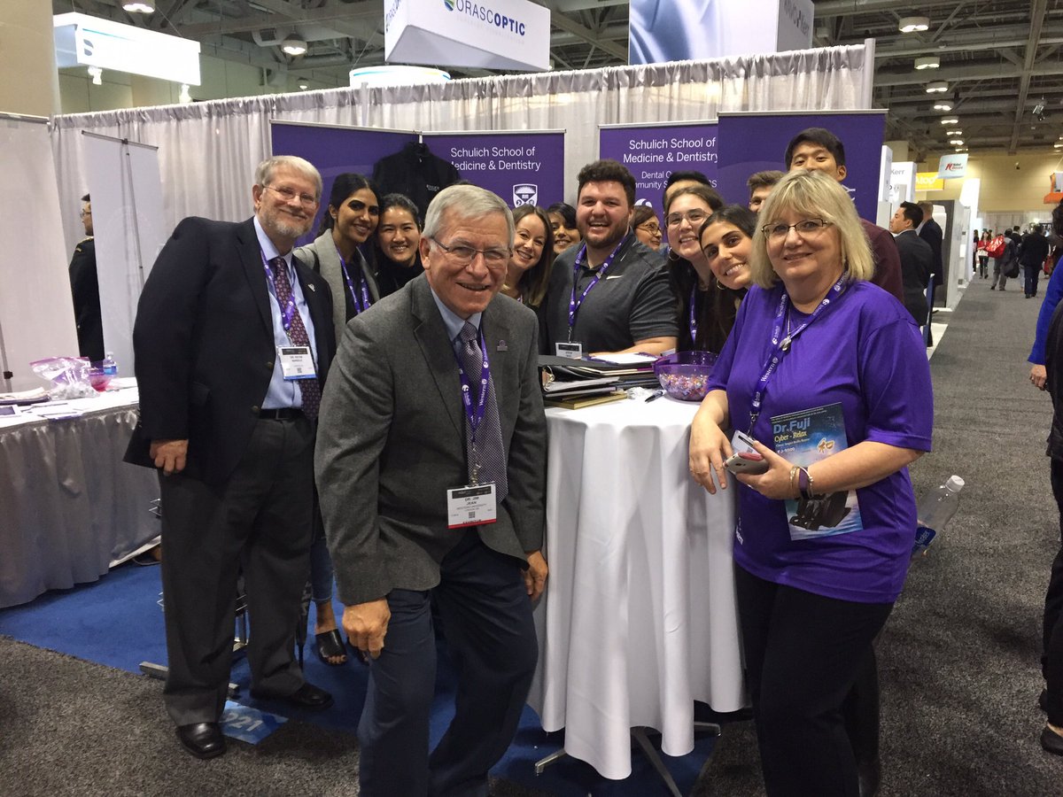 SchulichMedDent's tweet photo. Great to see familiar faces at #WesternU booth for @ONDentalAssn #ASM150 today. Lots of #purpleandproud alumni, faculty, staff & students! 💜 https://t.co/YHcOrIOpUH