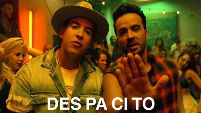 lavecinarubia's tweet photo. Cuando alguien te repite tu teléfono de dos en dos y tú te lo sabes de tres en tres.

#mebajodelavida https://t.co/kfWhQfM6QI