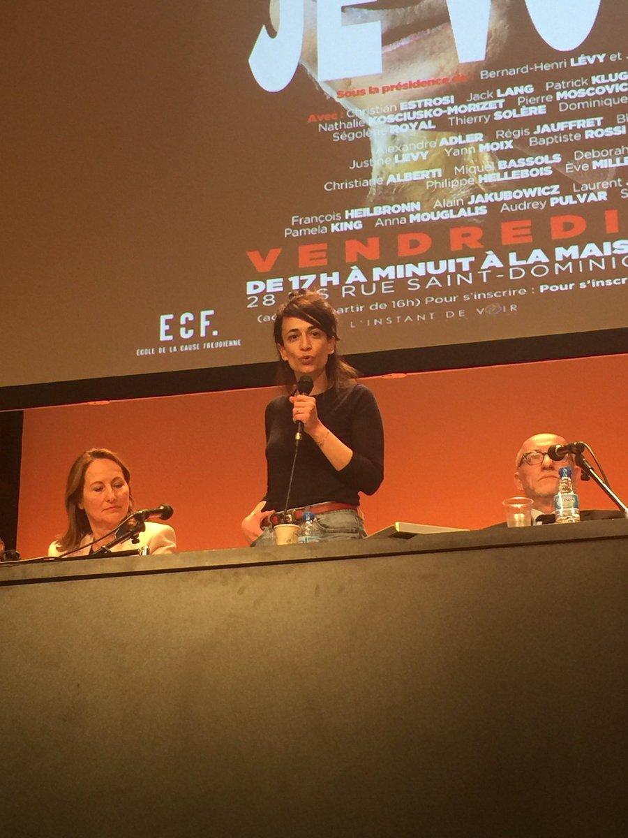 laregledujeuorg's tweet photo. Annaëlle Lebovits lit "Vous qui passez sans me voir" au #ForumRepublicain #contrelabstention https://t.co/hMDjzVigQ8