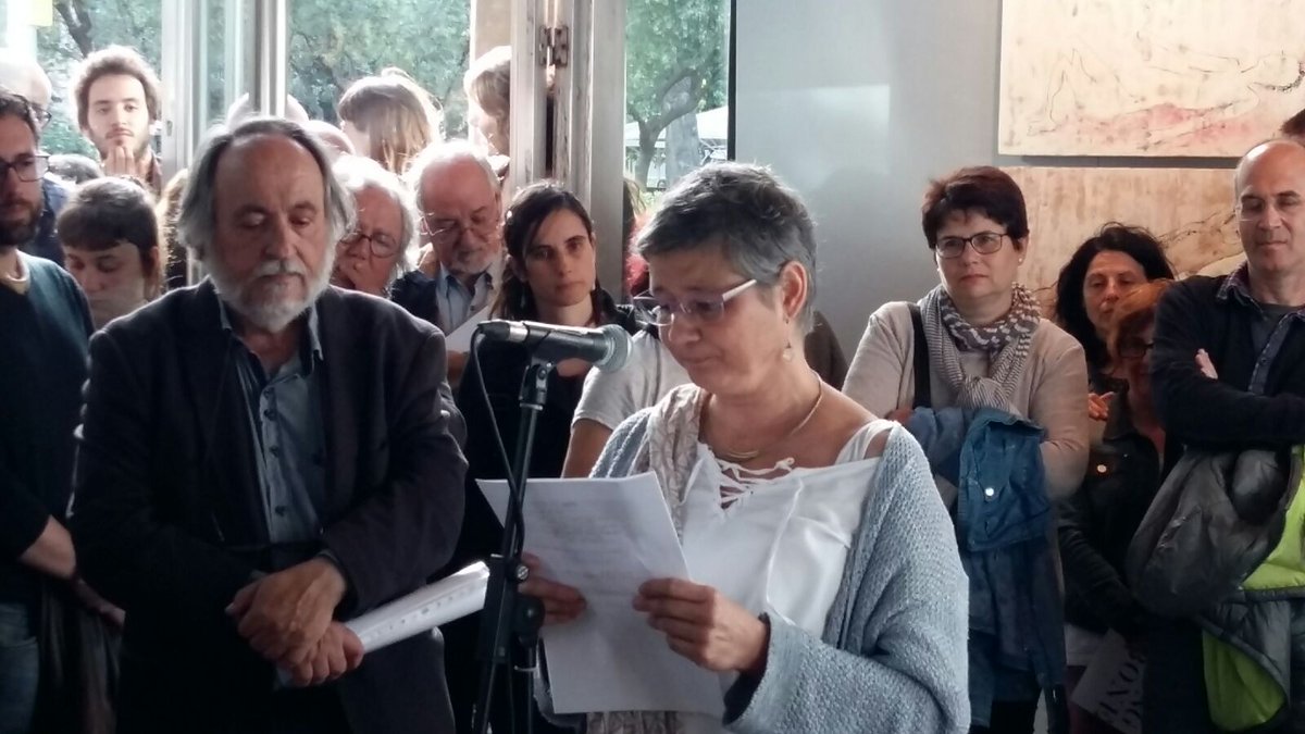 Avui hem tingut un exemple de ganes de viure, de força de voluntat i de creativitat artística. L'exposició del claustro s'ha de veure!.