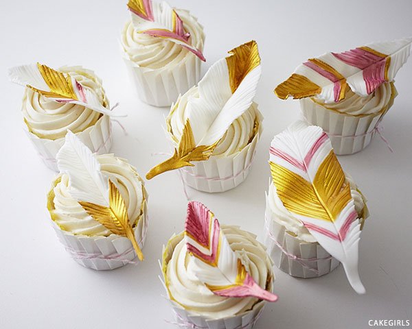 vcreekfood's tweet photo. Cupcakes with Real Life Looking Feathers - https://t.co/M9my7A7eer
#CreativeCupcake #CreativeDessert #Cupcake https://t.co/7SZLeXfxc9