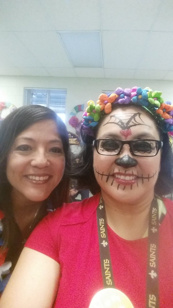 melissamcova's tweet photo. @mmunozeisd You said to bring our game faces! #losvidentes #conganas #LPEPawsup https://t.co/kR3PG5kbMn